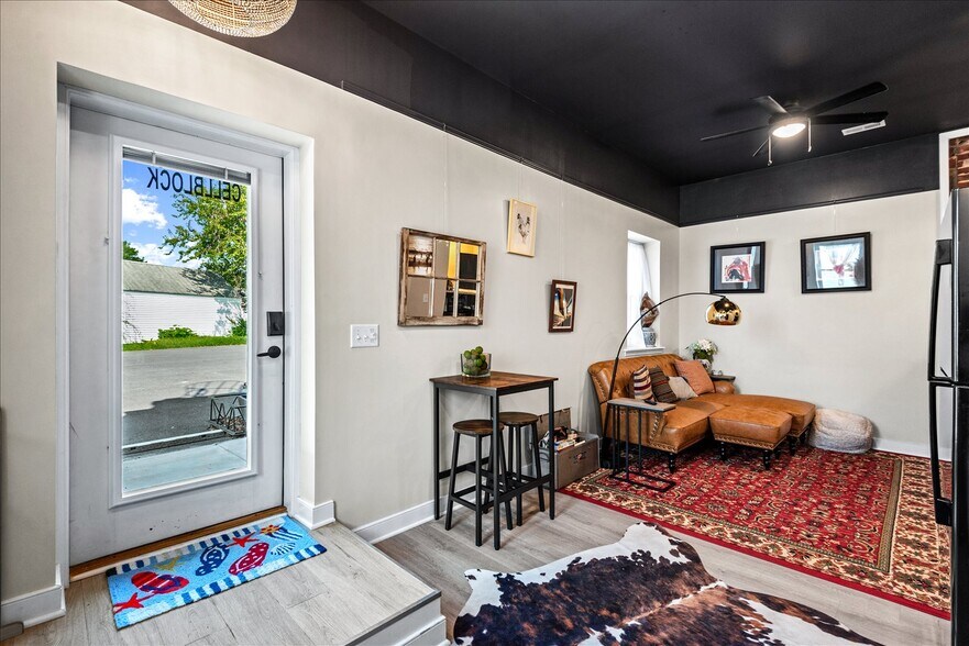 More Photos Of 10 Irving Ave N, Colonial Beach Apartments For Sale