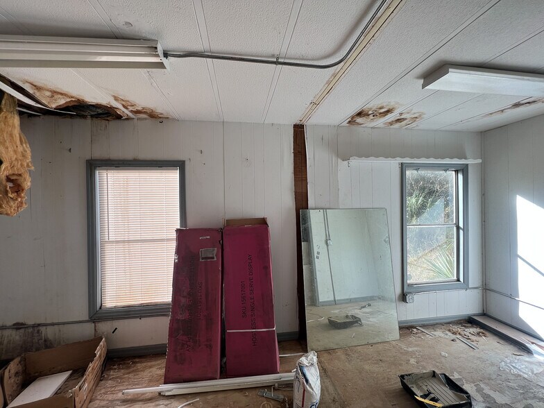 More Photos Of 8144 W Grover Cleveland Blvd, Homosassa Office For Sale