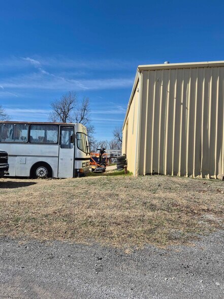 More Photos Of 600 Evanhale -1, Oklahoma City Warehouse For Lease
