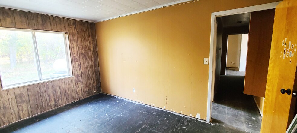 More Photos Of 14417 S L-56d, Brady Convenience Store For Sale