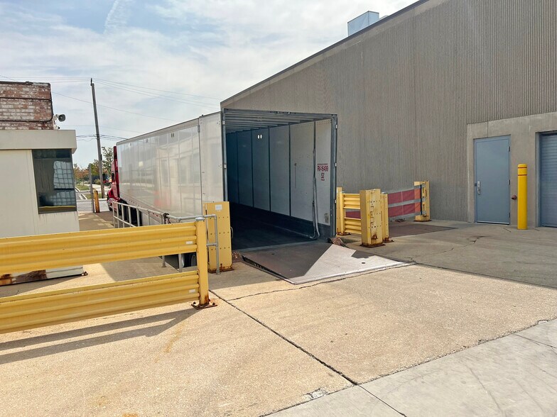 More Photos Of , Chicago Industrial For Sale