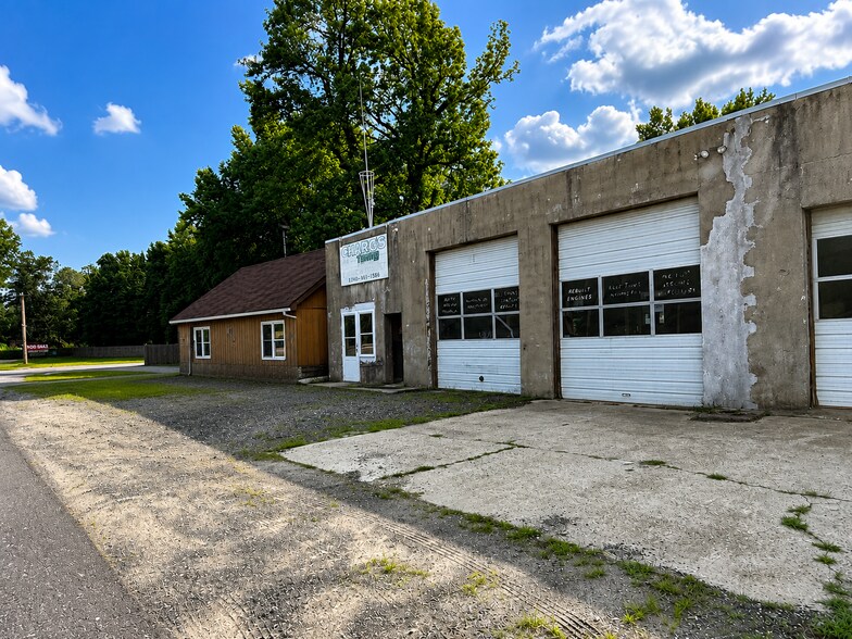 Primary Photo Of 1 Joe Rd, Mount Holly Specialty For Sale