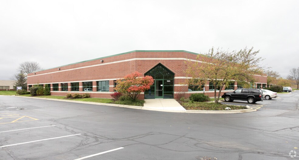More Photos Of 1303-1359 Barclay Blvd, Buffalo Grove Research And Development For Lease