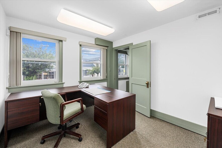 More Photos Of 5 Leigh St, Clinton Township Office For Lease