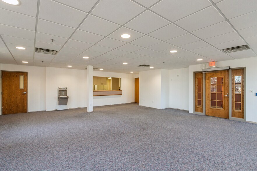 More Photos Of 520 10th Ave, Coralville Medical For Sale