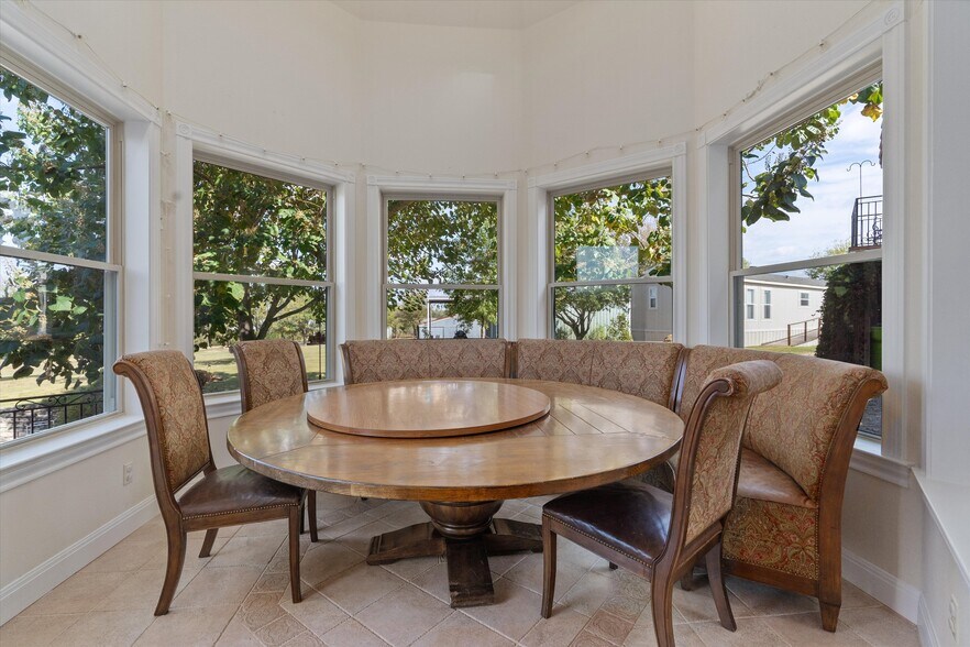 More Photos Of 1092 FM 3000, Elgin Specialty For Sale