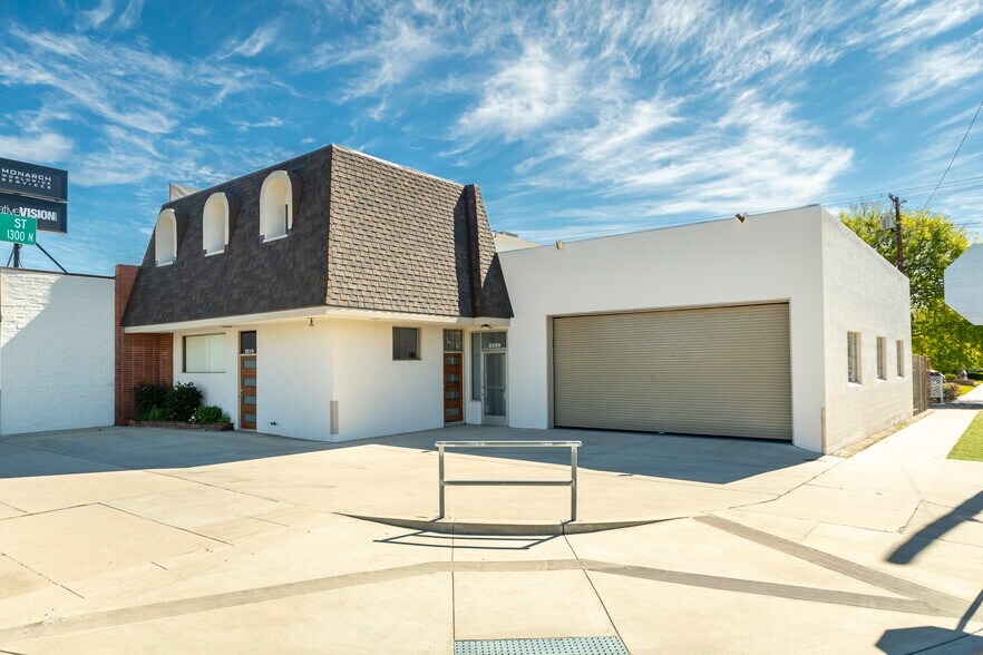 Primary Photo Of 3220 W Burbank Blvd, Burbank Warehouse For Lease