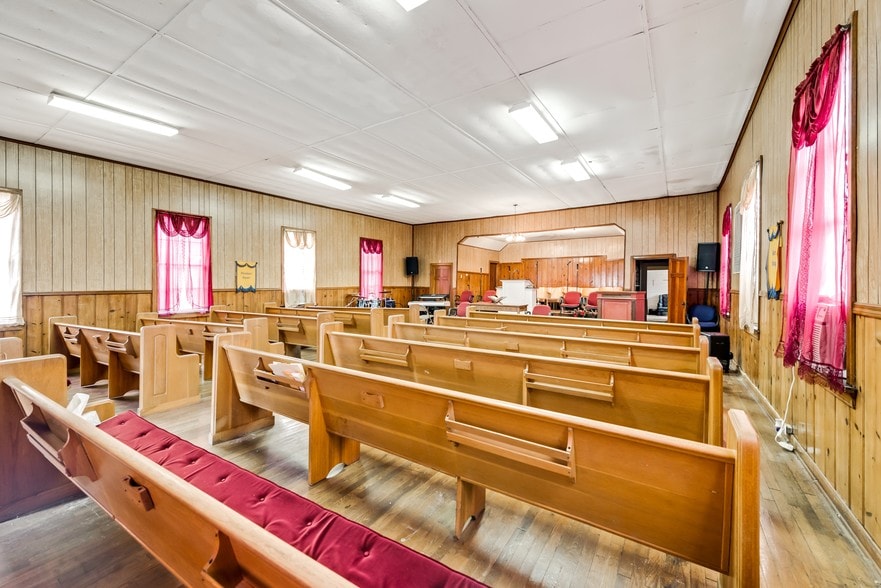 More Photos Of 4633 Wichita St, Fort Worth Religious Facility For Lease