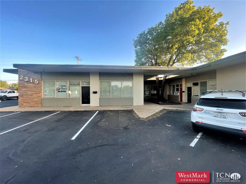 More Photos Of 2315 50th St, Lubbock Office For Lease