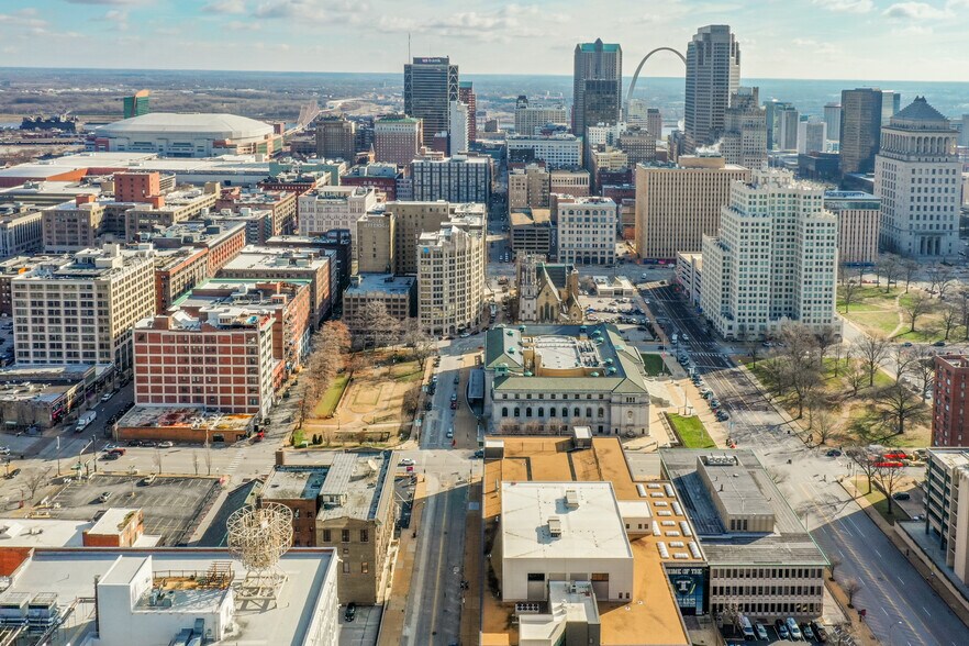 More Photos Of 1411 Locust St, Saint Louis Shelter For Sale