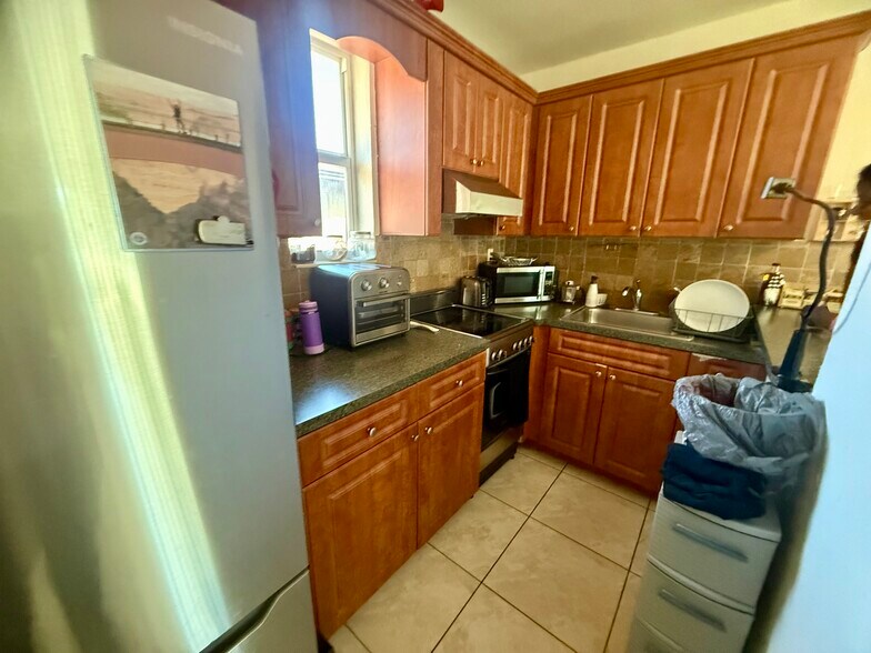More Photos Of 4201 SW 7th St, Coral Gables Multifamily For Sale