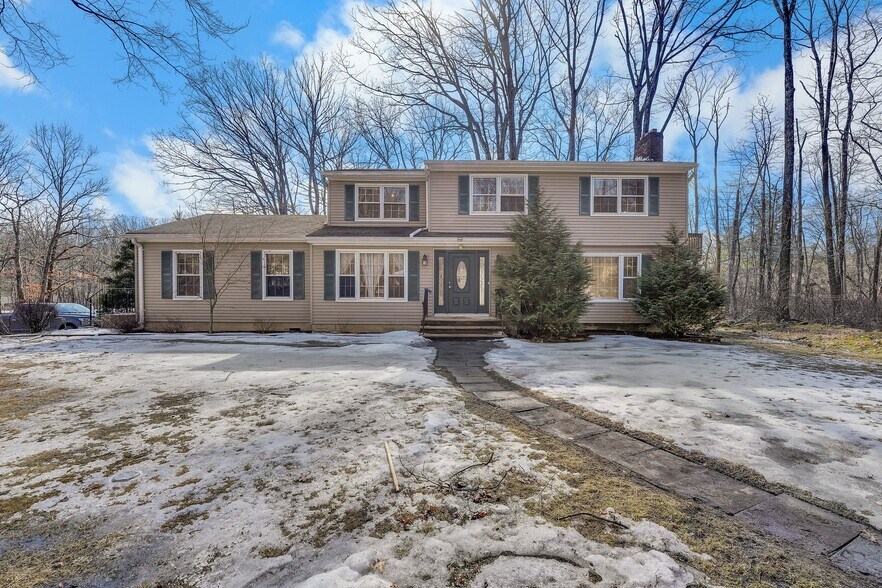 More Photos Of 1 Shadetree Pl, Long Valley Healthcare For Sale