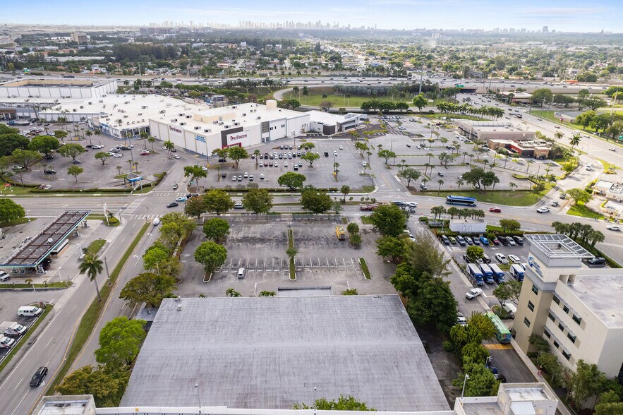More Photos Of 190 NW 79th Ave, Miami Religious Facility For Lease