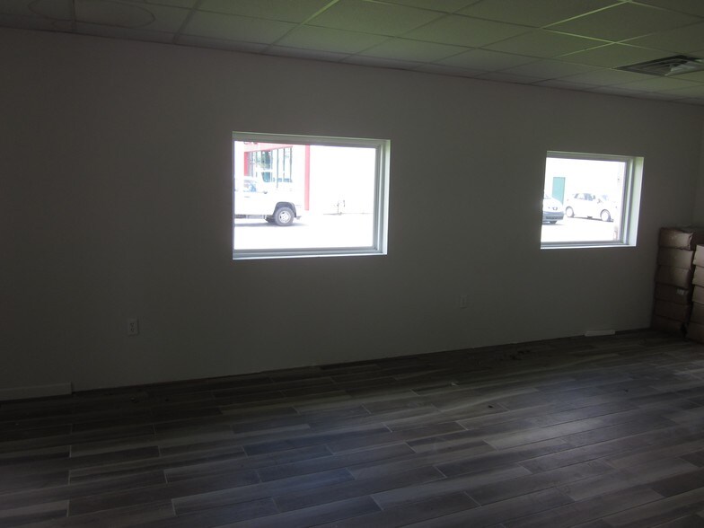 More Photos Of 311 S Burnside Ave, Gonzales Freestanding For Lease