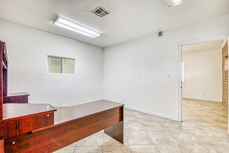 More Photos Of 6208 Doniphan Dr, El Paso Land For Lease