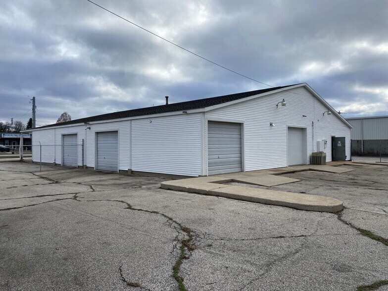 More Photos Of 52129 State Road 933, South Bend Flex For Lease