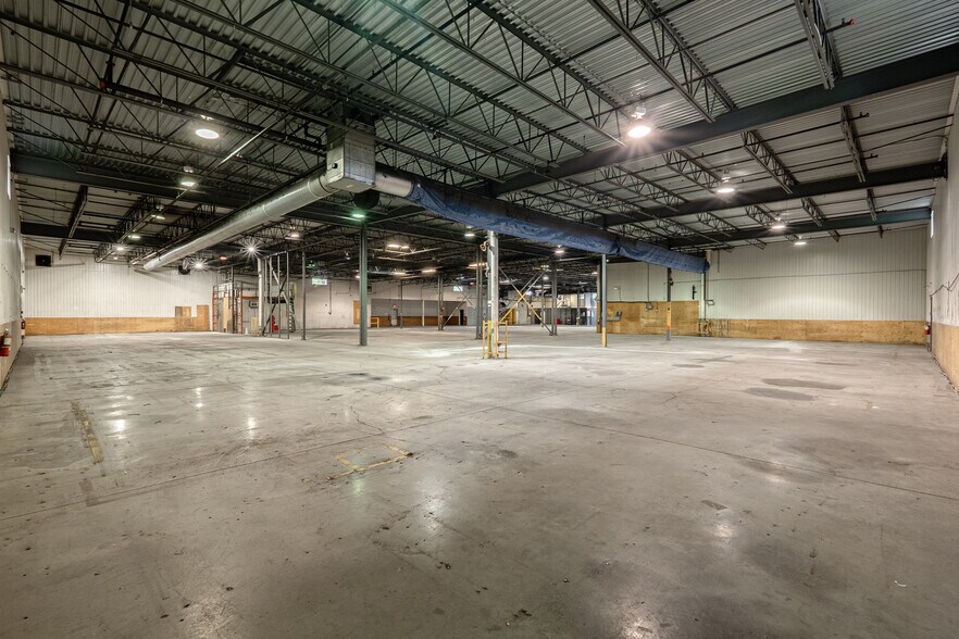More Photos Of 60 Rue Sheard, Coaticook Industrial For Sale