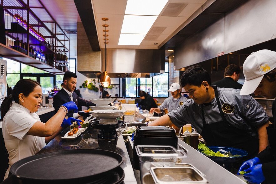 More Photos Of 2668 Gateway Rd, Carlsbad Restaurant For Lease