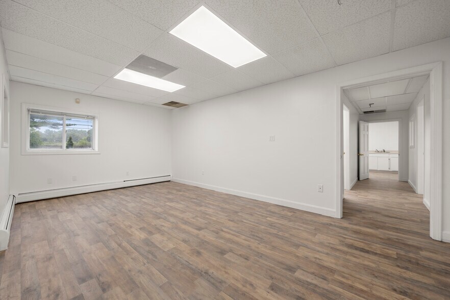 More Photos Of 597 Winthrop St, Taunton Manufacturing For Lease