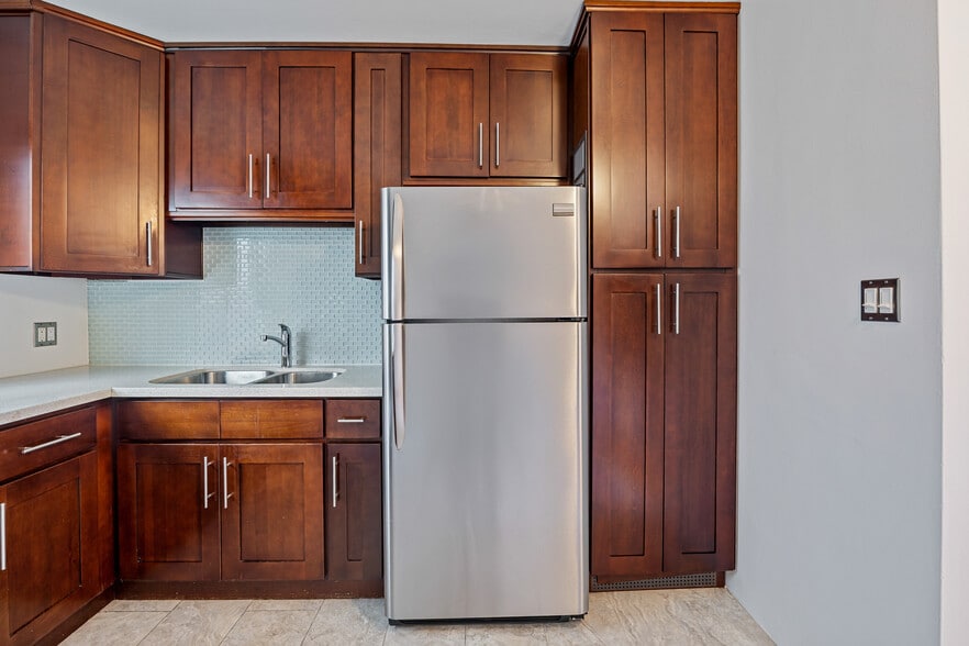 More Photos Of 502 Westminster ave, Venice Apartments For Sale