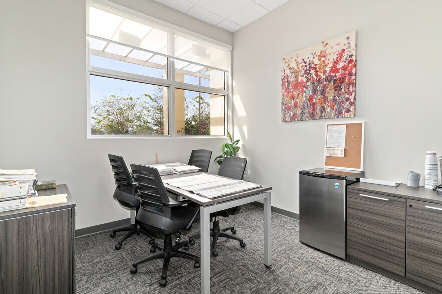 More Photos Of 4640 S University Dr, Davie Medical For Sale