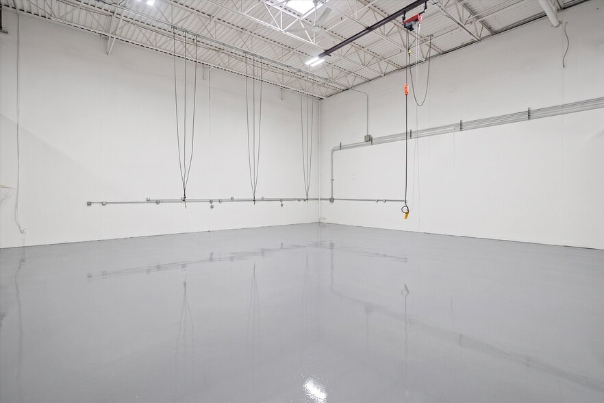 More Photos Of 10410-10426 163rd Pl, Orland Park Manufacturing For Sale