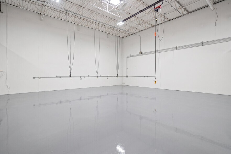 More Photos Of 10410 163rd Pl, Orland Park Manufacturing For Sale