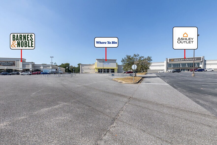 More Photos Of 1210 Airport Blvd, Pensacola Freestanding For Lease