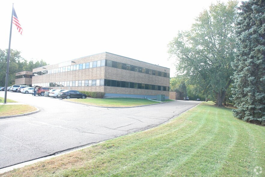 More Photos Of 8085 Wayzata Blvd, Minneapolis Office For Lease