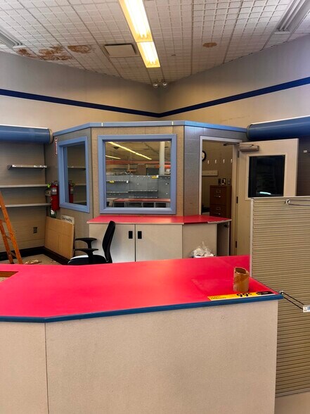 More Photos Of 5005 W Overland Rd, Boise Freestanding For Lease