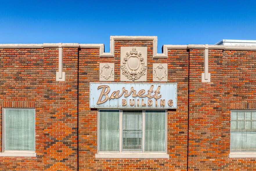 More Photos Of 531 W Main St, Denison Office For Sale