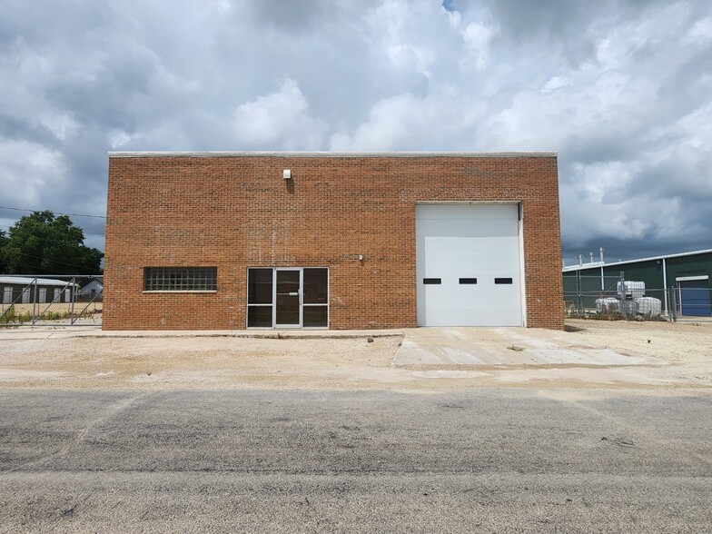 Primary Photo Of 103 Quarry Rd, Rochelle Warehouse For Lease