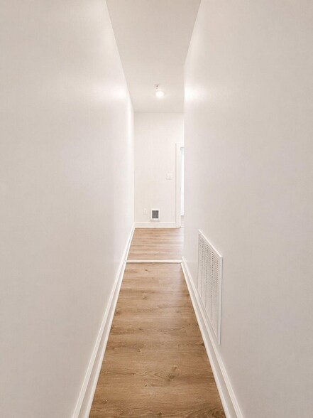 More Photos Of 7020 Woodland Ave, Philadelphia Apartments For Sale