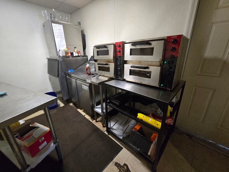 More Photos Of 78 Franklin St, Auburn Restaurant For Sale