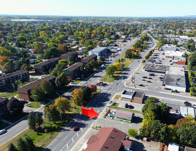 More Photos Of 3385 Boul Dagenais O, Laval General Retail For Sale