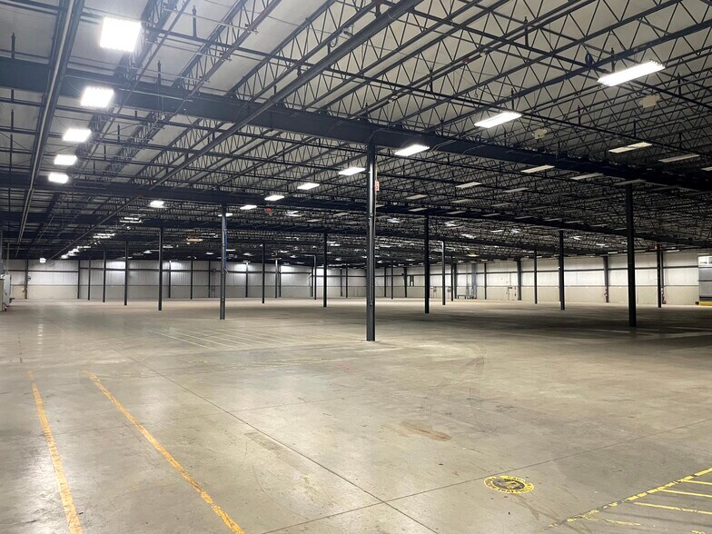 More Photos Of 600 N Stolle Ave, Sidney Manufacturing For Lease