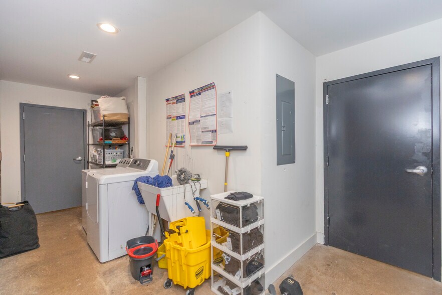 More Photos Of 107 E Orr St, Anderson General Retail For Sale