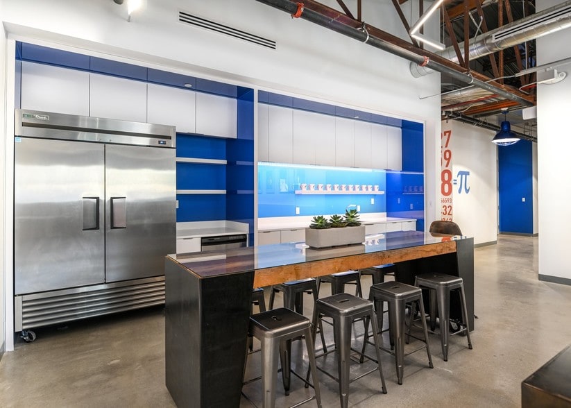 More Photos Of 5370 Alhambra Ave, Los Angeles Research And Development For Lease