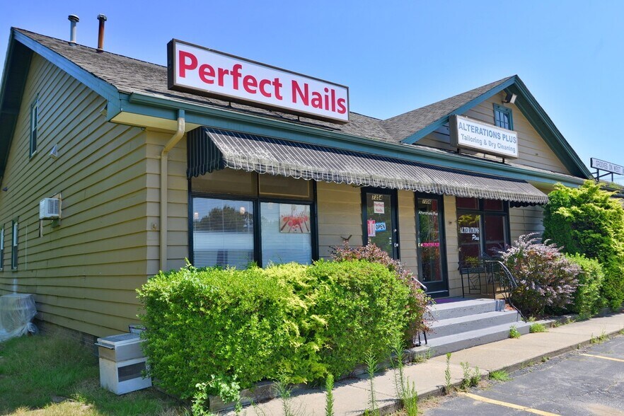 More Photos Of 7354-7366 Post Rd, North Kingstown Restaurant For Sale