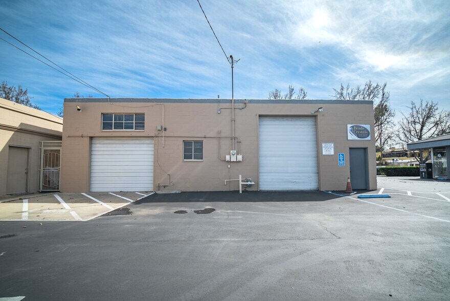 More Photos Of 350 E Broadway, Vista Storefront Retail Office For Lease