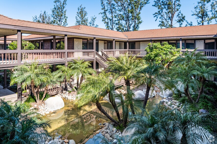 More Photos Of 505 N Tustin Ave, Santa Ana Office For Lease