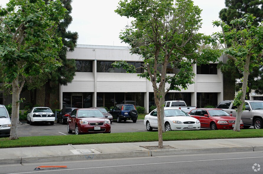 More Photos Of 12900 Garden Grove Blvd, Garden Grove Office For Lease