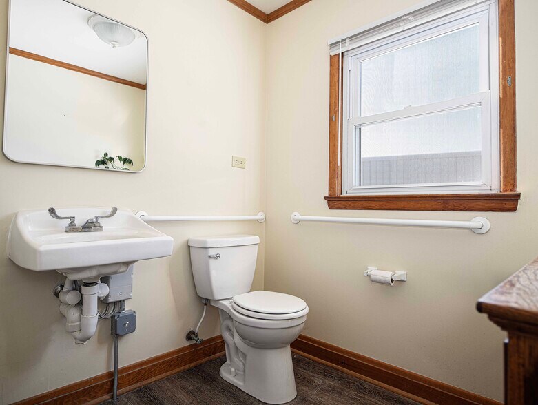 More Photos Of 1379 W Jarrettsville Rd, Forest Hill Office For Sale