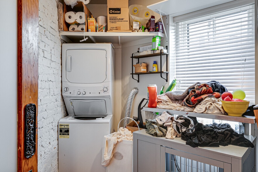 More Photos Of 215 W Clay St, Richmond Office Residential For Sale