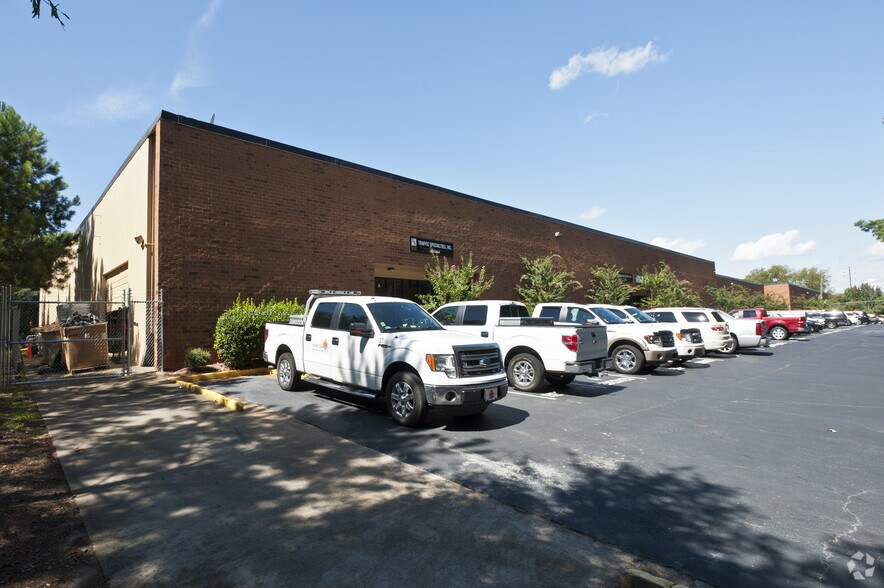 More Photos Of 4611 Greer Cir, Stone Mountain Warehouse For Lease