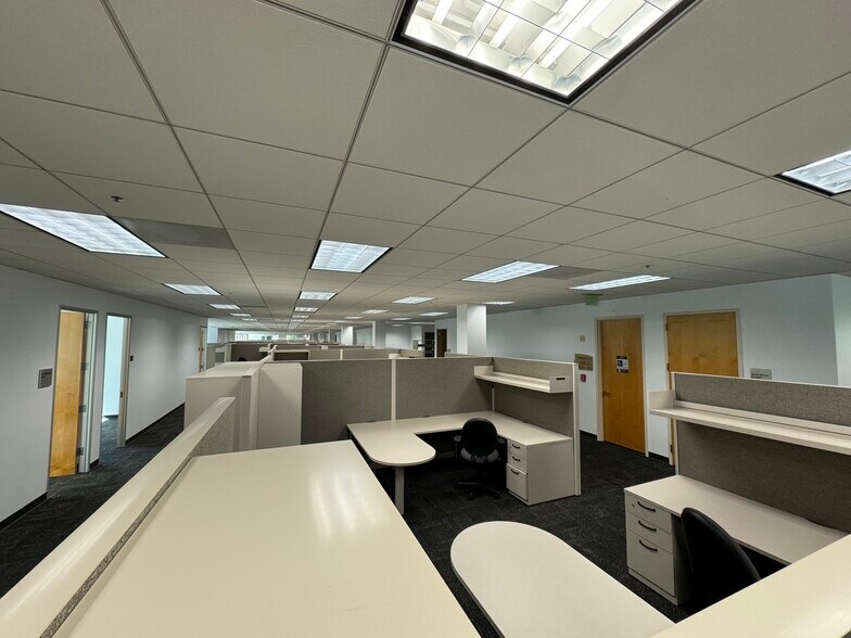 More Photos Of 21688 Gateway Center Dr, Diamond Bar Office For Lease
