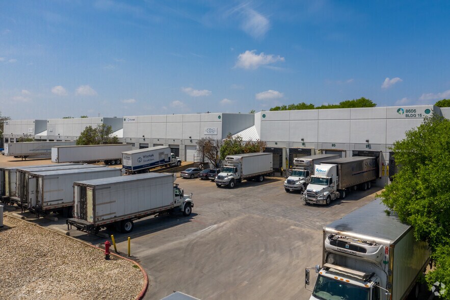 More Photos Of 8606-9101 Wall St, Austin Unknown For Lease