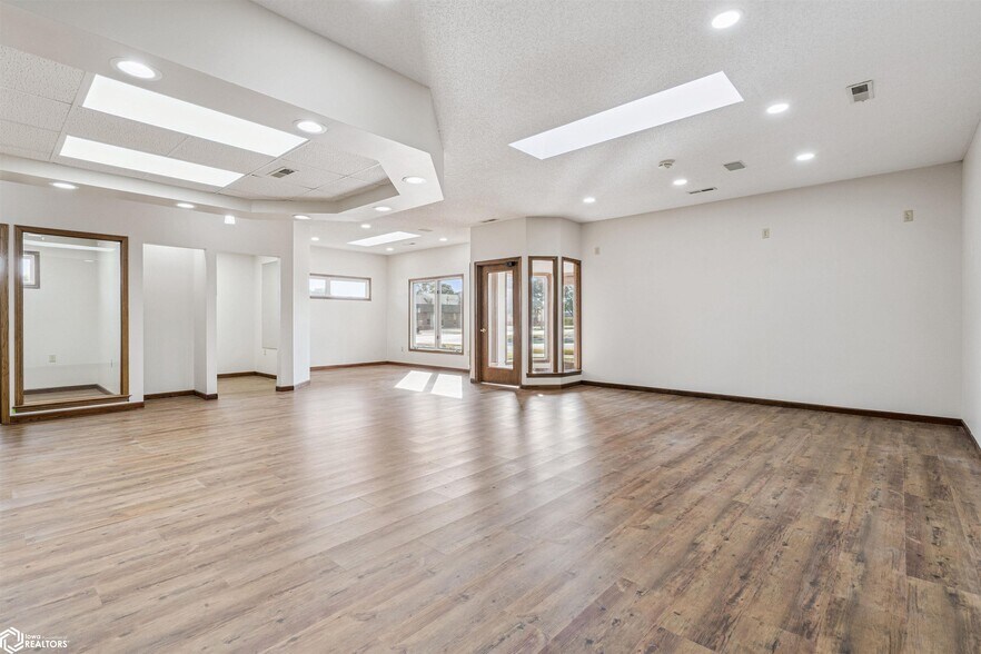 More Photos Of 3031 Flint Hills Dr, Burlington Office For Sale