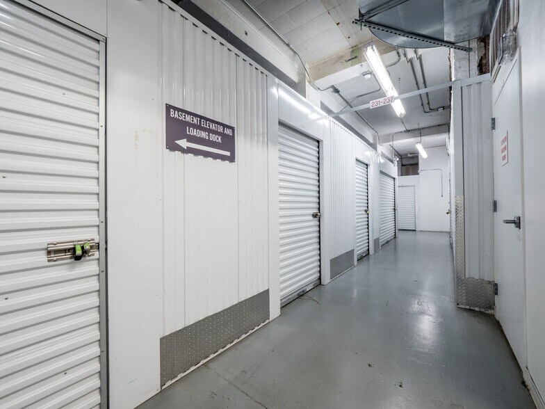 More Photos Of 1230-1242 W Washington Blvd, Chicago Self Storage For Sale