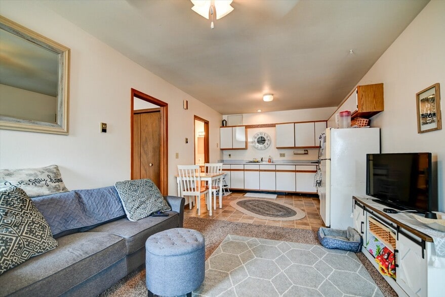 More Photos Of 200 & 204 W Main St, Waunakee Storefront Retail Residential For Sale